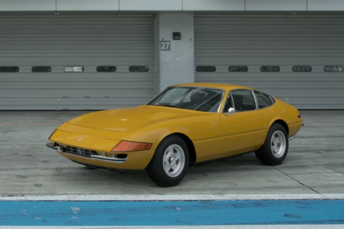 File:Ferrari 365 GTB4 '71 (GT7, Giallo Argento).jpg