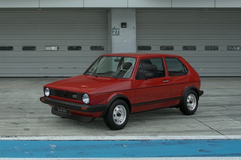 File:Volkswagen Golf I GTI '83 (GT7, Mars Red).jpg