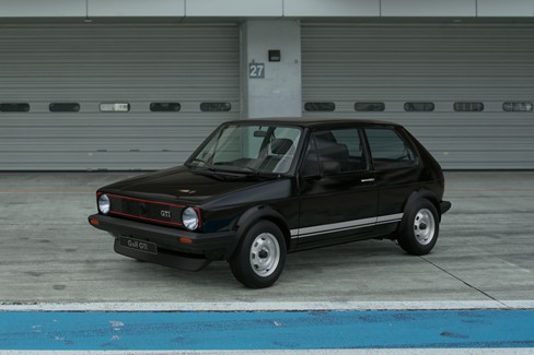 File:Volkswagen Golf I GTI '83 (GT7, Black).jpg