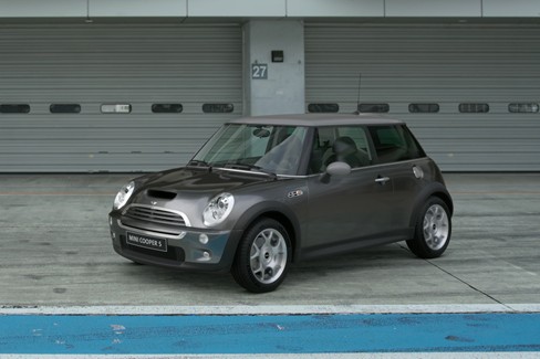 File:Mini Cooper S '05 (GT7, Dark Silver Metallic).jpg
