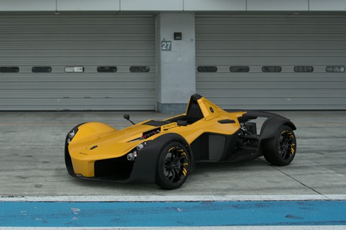 File:BAC Mono '16 (GT7, Yellow Pearl Metallic).jpg