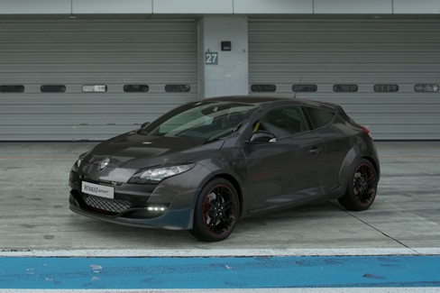 File:Renault Mégane RS Trophy '11 (GT7, Gris Cassiopée).jpg