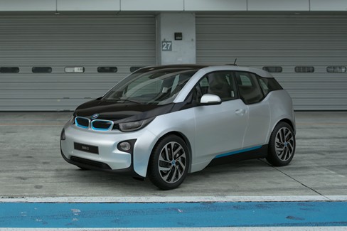 File:BMW i3 '15 (GT7, Ionic Silver Metallic).jpg