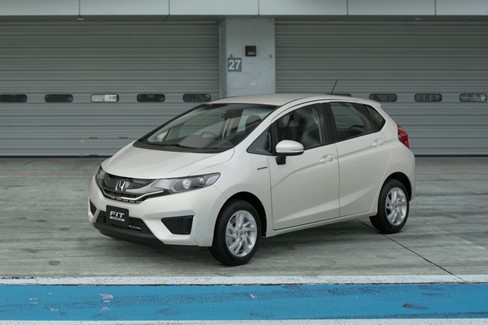 File:Honda Fit Hybrid '14 (GT7, Premium White Pearl).jpg