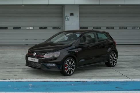 File:Volkswagen Polo GTI '14 (GT7, Schwarz Uni).jpg