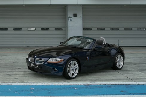 File:BMW Z4 3.0i '03 (GT7, Toledoblau Metallic).jpg