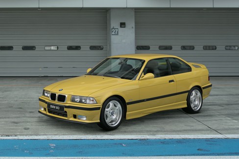 File:BMW M3 '97 (GT7, Dakar Yellow).jpg