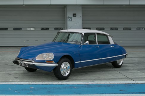 File:Citroën DS 21 Pallas '70 (GT7, Bleu Danube).jpg