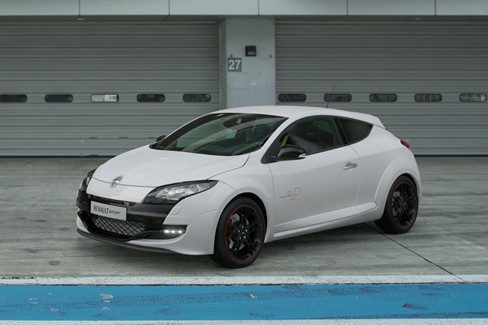 File:Renault Mégane RS Trophy '11 (GT7, Blanc Glacier).jpg