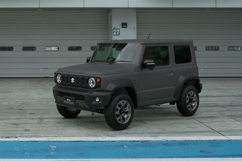 File:Suzuki Jimny Sierra JC '18 (GT7, Medium Grey).jpg