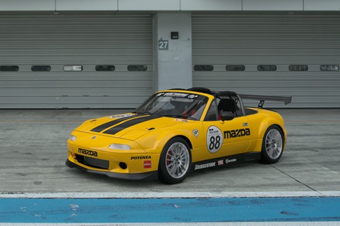 File:Mazda Roadster Touring Car (GT7, Yellow).jpg