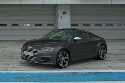 File:Audi TTS Coupé '14 (GT7, Nano Grey Metallic).jpg