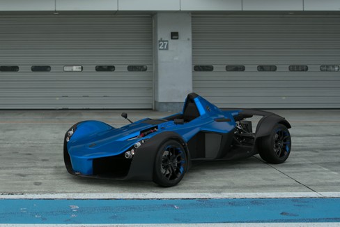 File:BAC Mono '16 (GT7, Gitanes Blue Pearl Metallic).jpg