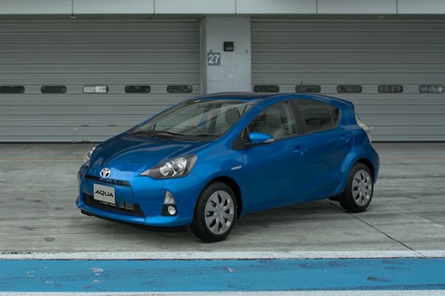 File:Toyota Aqua S '11 (GT7, Blue Metallic).jpg
