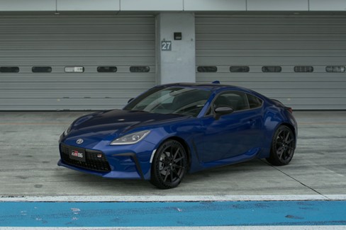 File:Toyota GR86 RZ '21 (GT7, Sapphire Blue).jpg